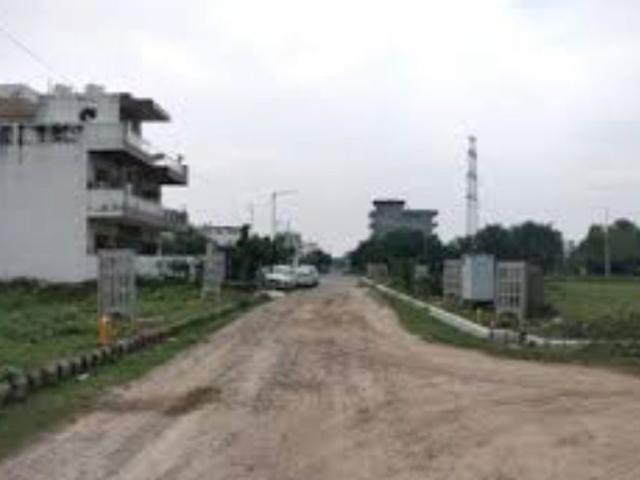 Resale | 3 BHK + Pooja Room 250 Sq.Yd. Apartment in RPS Plateau Greens