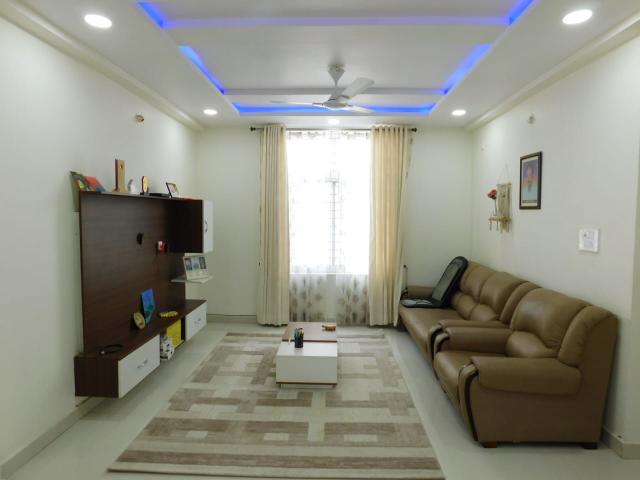 Resale | 3 BHK + Pooja Room 3000 Sq.Ft. Apartment in Alkapoor