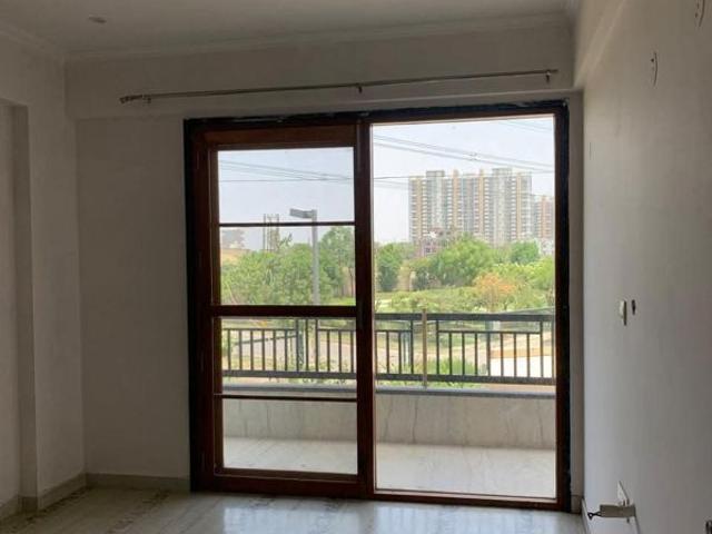 Resale | 3 BHK + Pooja Room 303 Sq.Ft. Apartment in BPTP Amstoria