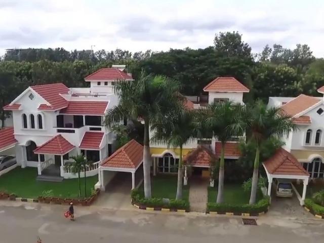Resale | 3 BHK + Pooja Room 3316 Sq.Ft. Villa in Akshaya Redstone