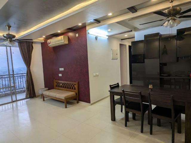 Resale | 3 BHK + Pooja Room,Extra Room,Store Room 1527 Sq.Ft. Apartment in Hiranandani Club Meadows