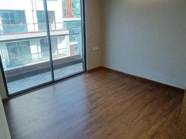 Resale | 3 BHK + Pooja Room,Extra Room 1470 Sq.Ft. Apartment in Signature Global City 63A