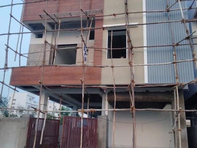 Resale | 3 BHK + Pooja Room,Extra Room 180 Sq.Yd. Independent House in Almasguda