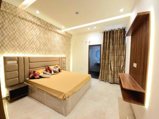 Resale | 3 BHK + Pooja Room,Extra Room 1900 Sq.Ft. Apartment in High Grounds