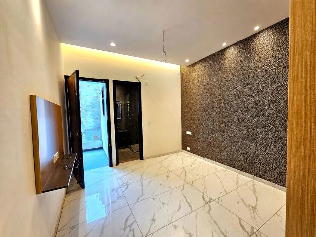 Resale | 3 BHK + Pooja Room,Extra Room 1070 Sq.Ft. Apartment in High Grounds