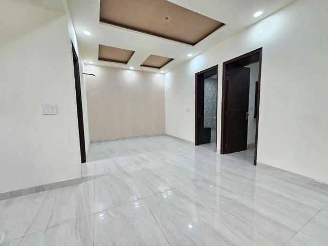 Resale | 3 BHK + Pooja Room,Extra Room 2765 Sq.Ft. Apartment in High Grounds