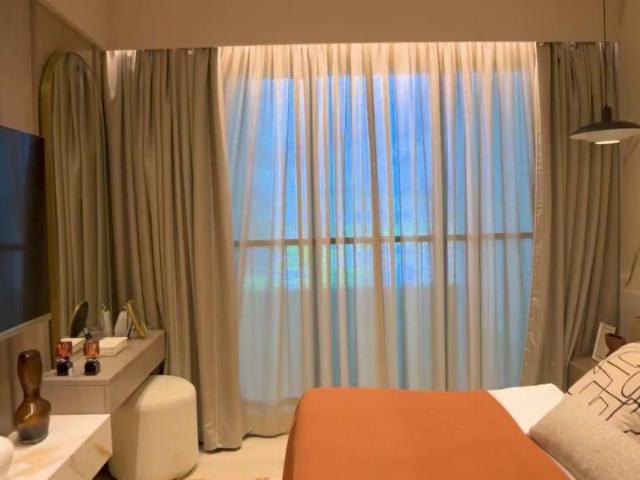 Resale | 3 BHK + Pooja Room,Extra Room 999 Sq.Ft. Apartment in Kalpataru Parkcity Estella