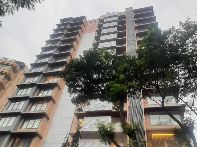 Resale | 3 BHK + Pooja Room,Servant Room 1652 Sq.Ft. Apartment in Khar West