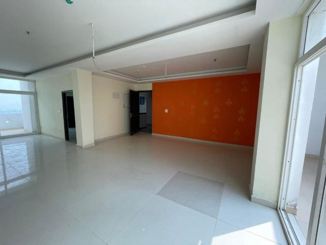 Resale | 3 BHK + Pooja Room,Servant Room 1700 Sq.Ft. Apartment in RWA Apartments Sector 37