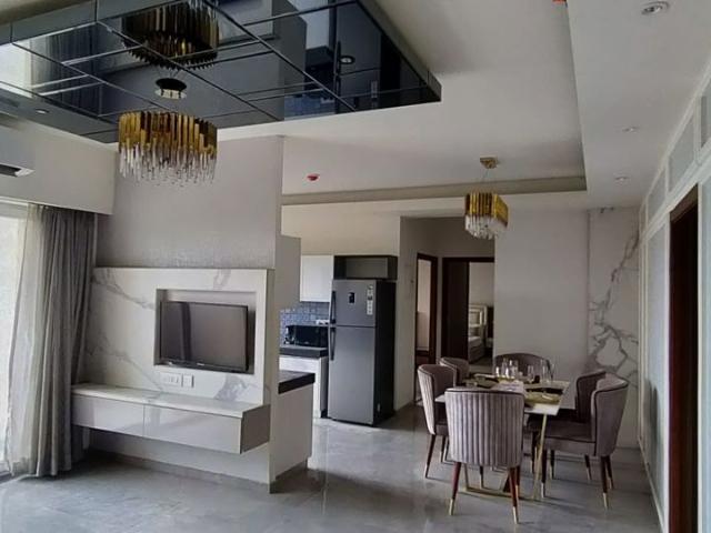 Resale | 3 BHK + Pooja Room,Servant Room 1704 Sq.Ft. Apartment in Tulip Yellow