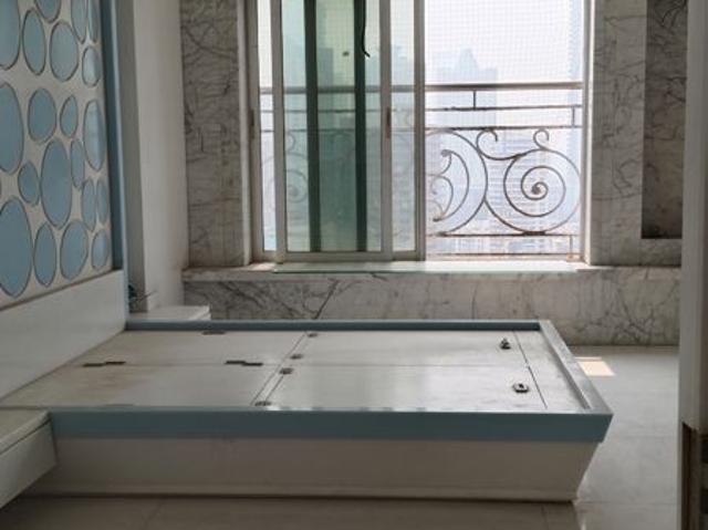 Resale | 3 BHK + Pooja Room,Servant Room 1850 Sq.Ft. Apartment in Raheja Empress