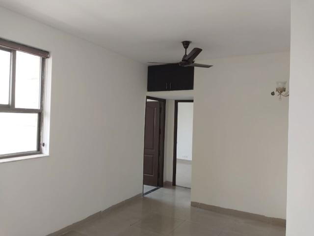Resale | 3 BHK + Pooja Room,Servant Room 1877 Sq.Ft. Apartment in Unitech Fresco