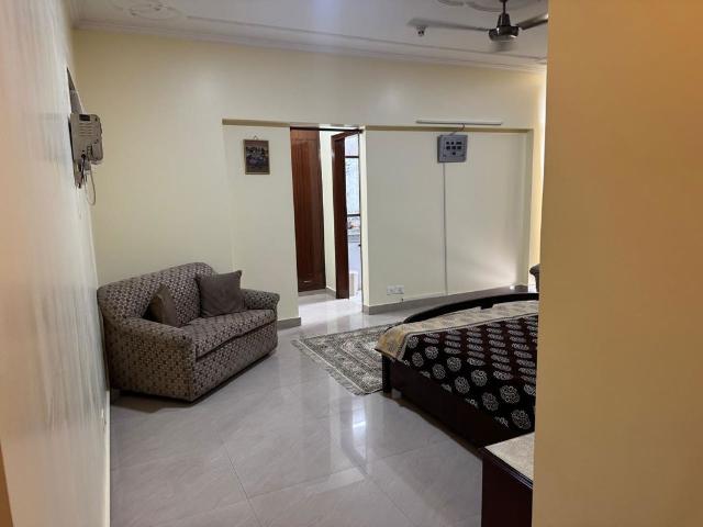 Resale | 3 BHK + Pooja Room,Servant Room 1877 Sq.Ft. Apartment in Unitech Fresco
