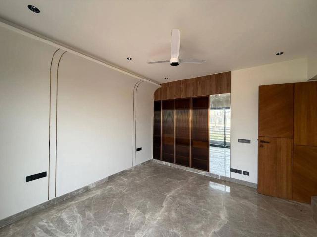 Resale | 3 BHK + Pooja Room,Servant Room 1956 Sq.Ft. Apartment in Emaar The Palm Drive The Premier Terraces