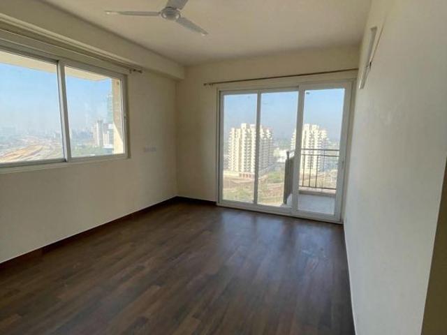 Resale | 3 BHK + Pooja Room,Servant Room 1931 Sq.Ft. Apartment in Conscient Heritage Max