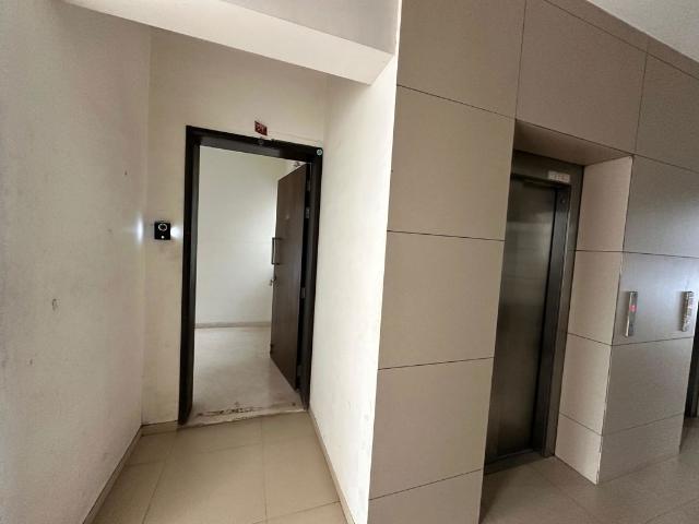 Resale | 3 BHK + Pooja Room,Servant Room 2000 Sq.Ft. Apartment in Rohan Kritika