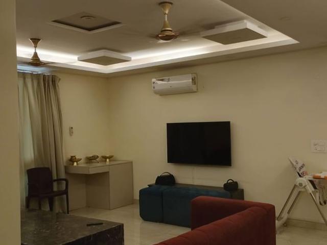 Resale | 3 BHK + Pooja Room,Servant Room 2550 Sq.Ft. Apartment in Clarion The Legend