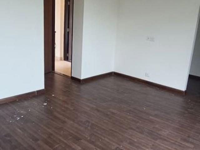 Resale | 3 BHK + Pooja Room,Servant Room 303 Sq.Ft. Apartment in BPTP Amstoria