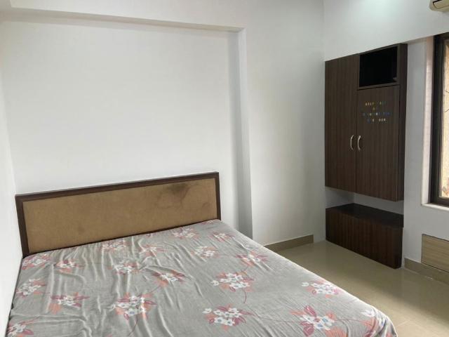 Resale | 3 BHK + Pooja Room,Servant Room,Extra Room 1000 Sq.Ft. Apartment in Ajmera Bolivian