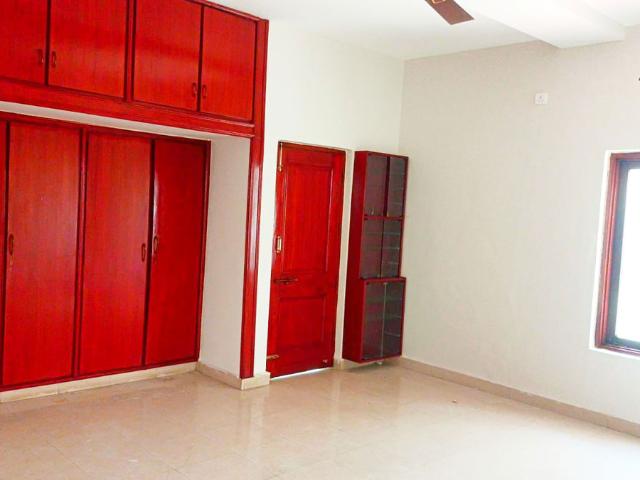 Resale | 3 BHK + Pooja Room,Servant Room,Extra Room,Store Room 4000 Sq.Ft. Villa in Begumpet