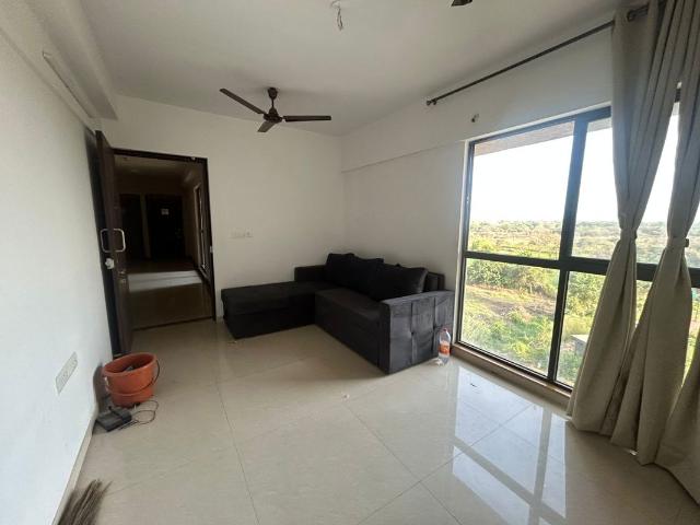 Resale | 3 BHK + Pooja Room,Servant Room,Study Room 1150 Sq.Ft. Apartment in L&T Crescent Bay T2