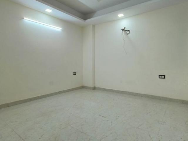 Resale | 3 BHK + Pooja Room,Servant Room,Study Room 1935 Sq.Ft. Independent House in DLF Phase II