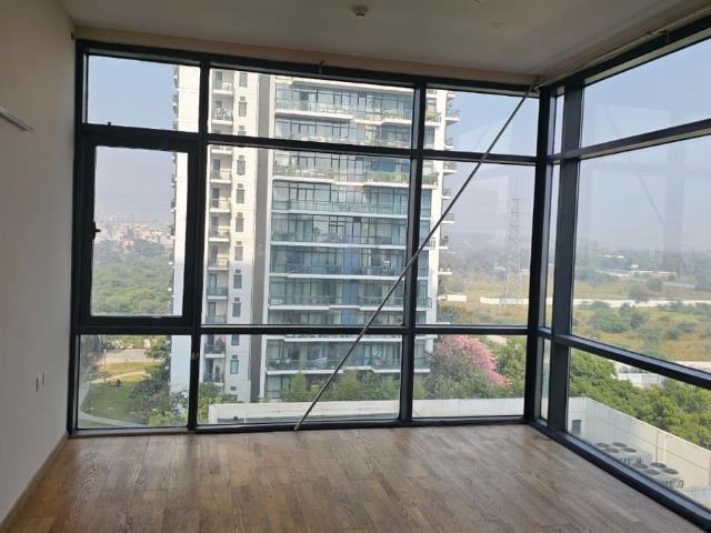 Resale | 3 BHK + Pooja Room,Servant Room,Study Room 2440 Sq.Ft. Apartment in Unitech The Close North
