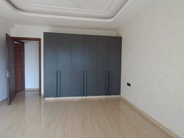 Resale | 3 BHK + Pooja Room,Servant Room,Study Room 2700 Sq.Ft. Villa in BPTP Visionnaire Luxe Villas
