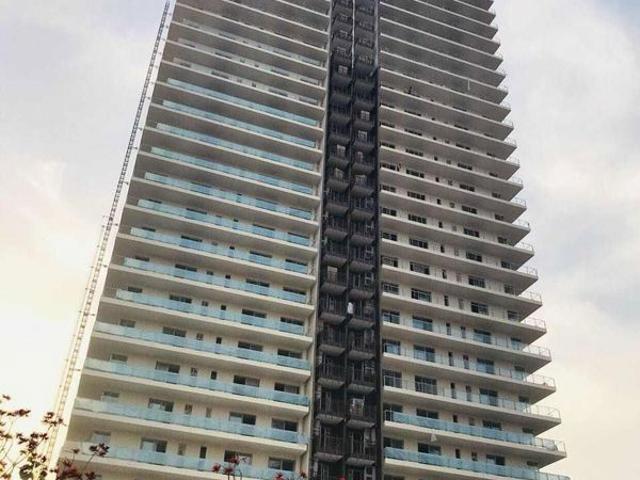 Resale | 3 BHK + Pooja Room,Servant Room,Study Room 2985 Sq.Ft. Apartment in Mahindra Luminare