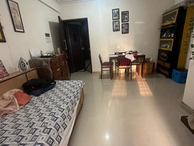 Resale | 3 BHK + Pooja Room,Servant Room,Study Room,Extra Room,Basement,Store Room 1080 Sq.Ft. Apartment in CCI Rivali Park