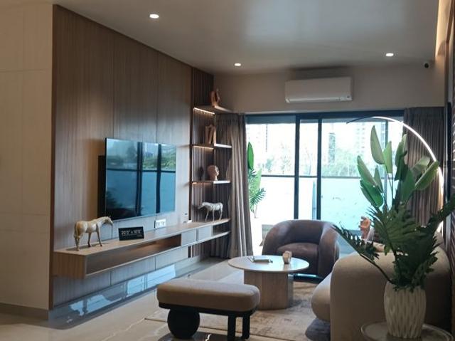 Resale | 3 BHK + Pooja Room,Servant Room,Study Room,Extra Room,Basement,Store Room 1163 Sq.Ft. Apartment in Supreme Rivana
