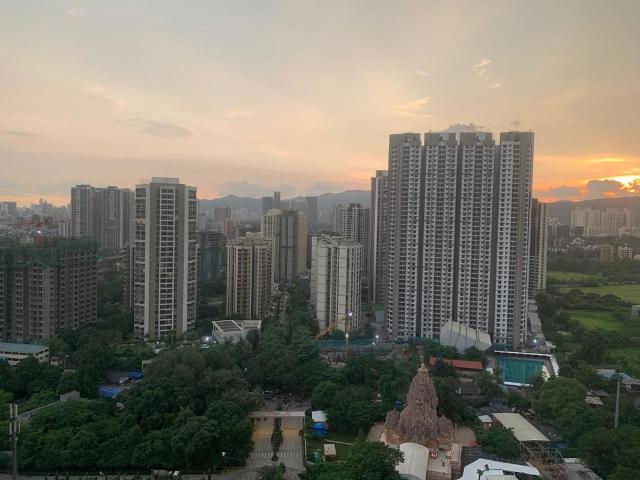 Resale | 3 BHK + Pooja Room,Servant Room,Study Room,Extra Room,Basement,Store Room 1378 Sq.Ft. Apartment in Piramal Vaikunth Cluster 4