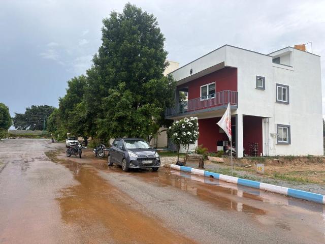Resale | 3 BHK + Pooja Room,Servant Room,Study Room,Extra Room,Basement,Store Room 1500 Sq.Ft. Villa in High Grounds
