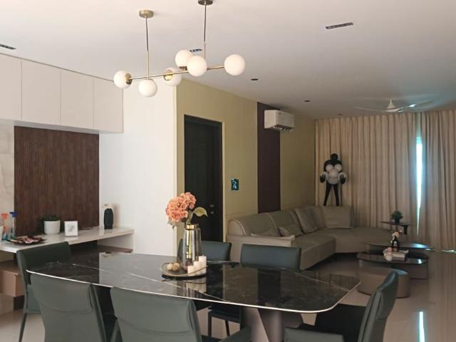 Resale | 3 BHK + Pooja Room,Servant Room,Study Room,Extra Room,Basement,Store Room 1780 Sq.Ft. Apartment in Vasavi Sreenivasam