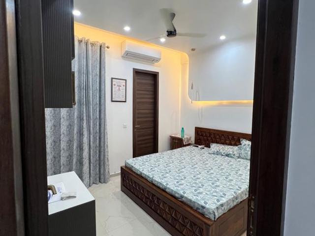 Resale | 3 BHK + Pooja Room,Servant Room,Study Room,Extra Room,Basement,Store Room 1978 Sq.Ft. Apartment in DLF Park Place