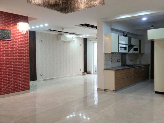 Resale | 3 BHK + Pooja Room,Servant Room,Study Room,Extra Room,Basement,Store Room 2480 Sq.Ft. Apartment in Unitech The Close North