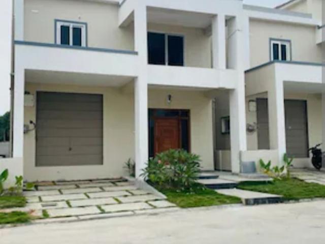 Resale | 3 BHK + Pooja Room,Servant Room,Study Room,Extra Room,Basement,Store Room 2415 Sq.Ft. Villa in Sri Mytri Aavasa