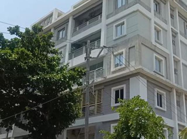 Resale | 3 BHK + Pooja Room,Servant Room,Study Room,Extra Room,Basement,Store Room 2500 Sq.Ft. Apartment in Dheeraj Kakatiya Residency