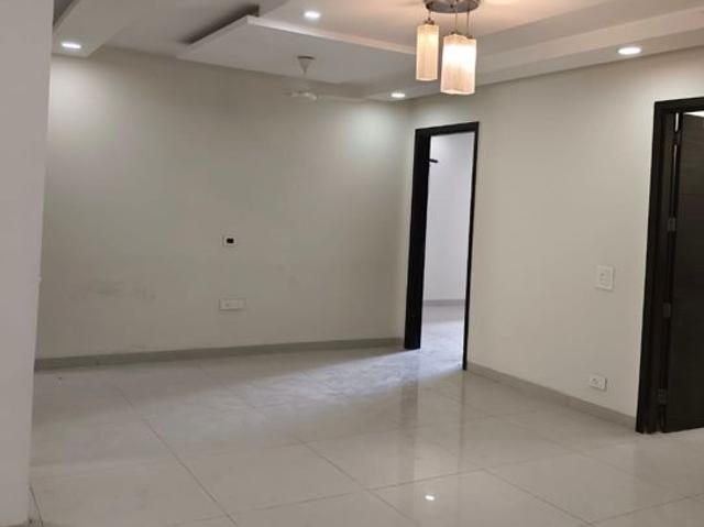 Resale | 3 BHK + Pooja Room,Servant Room,Study Room,Extra Room,Basement,Store Room 2605 Sq.Ft. Apartment in Unitech The Close North