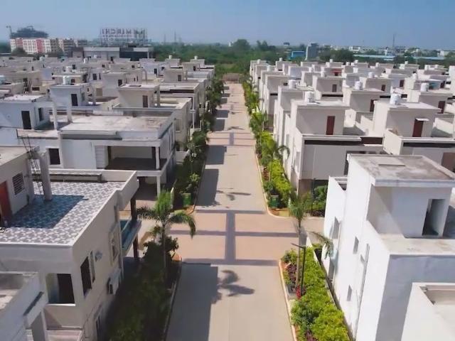 Resale | 3 BHK + Pooja Room,Servant Room,Study Room,Extra Room,Basement,Store Room 2780 Sq.Ft. Villa in Venice City