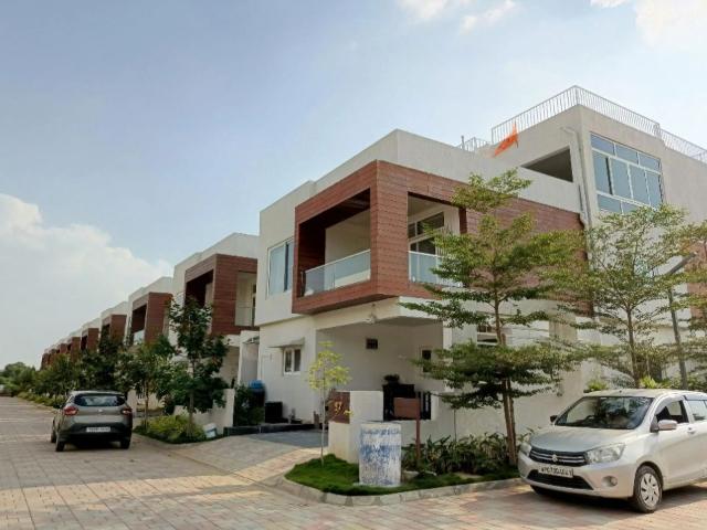 Resale | 3 BHK + Pooja Room,Servant Room,Study Room,Extra Room,Basement,Store Room 3300 Sq.Ft. Villa in Kollur