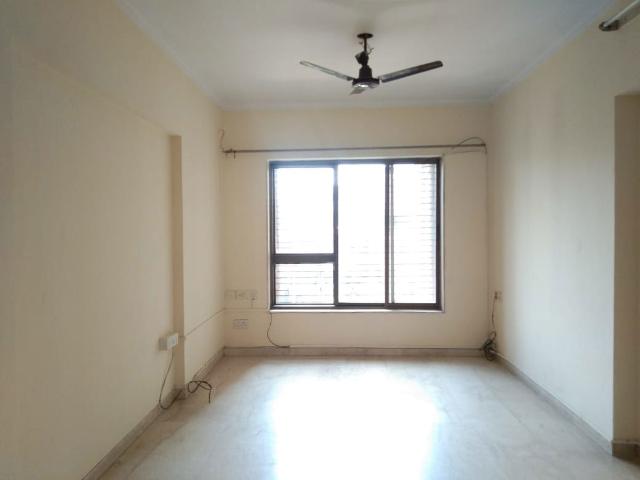 Resale | 3 BHK + Pooja Room,Servant Room,Study Room,Extra Room 1450 Sq.Ft. Apartment in L&T Crescent Bay T2