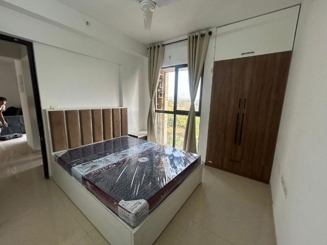 Resale | 3 BHK + Pooja Room,Servant Room,Study Room,Extra Room 1650 Sq.Ft. Apartment in LnT Crescent Bay T6