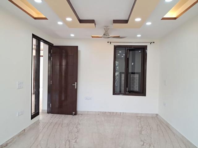 Resale | 3 BHK + Pooja Room,Servant Room,Study Room,Extra Room 1800 Sq.Ft. Apartment in Shivalik Colony