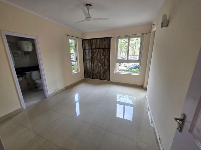 Resale | 3 BHK + Pooja Room,Servant Room,Study Room,Extra Room 1805 Sq.Ft. Apartment in Orchid Petals