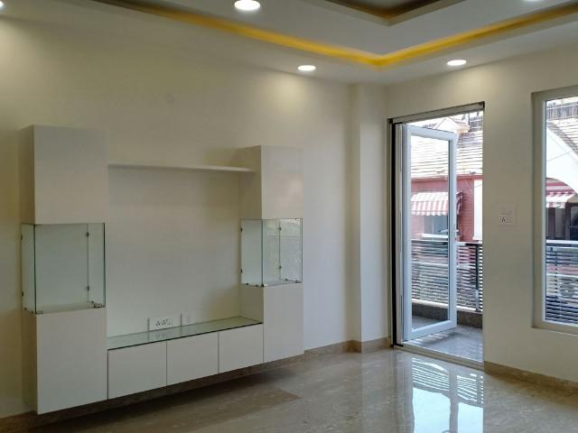Resale | 3 BHK + Pooja Room,Servant Room,Study Room,Extra Room 1850 Sq.Ft. Apartment in Green Park Extension