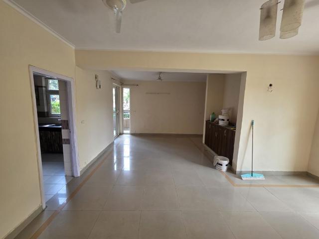 Resale | 3 BHK + Pooja Room,Servant Room,Study Room,Extra Room 2061 Sq.Ft. Apartment in Orchid Petals