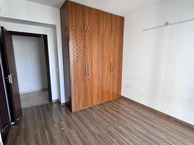 Resale | 3 BHK + Pooja Room,Servant Room,Study Room,Extra Room 2149 Sq.Ft. Apartment in Conscient Heritage Max