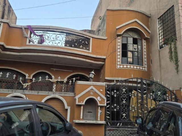 Resale | 3 BHK + Pooja Room,Servant Room,Study Room,Extra Room 233 Sq.Yd. Independent House in New Industrial Township 3