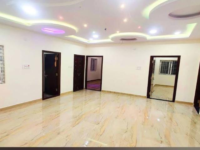 Resale | 3 BHK + Pooja Room,Servant Room,Study Room,Store Room 2300 Sq.Ft. Apartment in Chanakyapuri